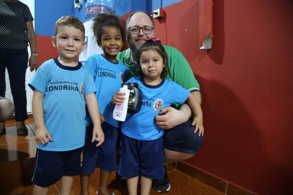 Markus Giesers zu Besuch beim Sozialprojekt Colegio Mae de Deus